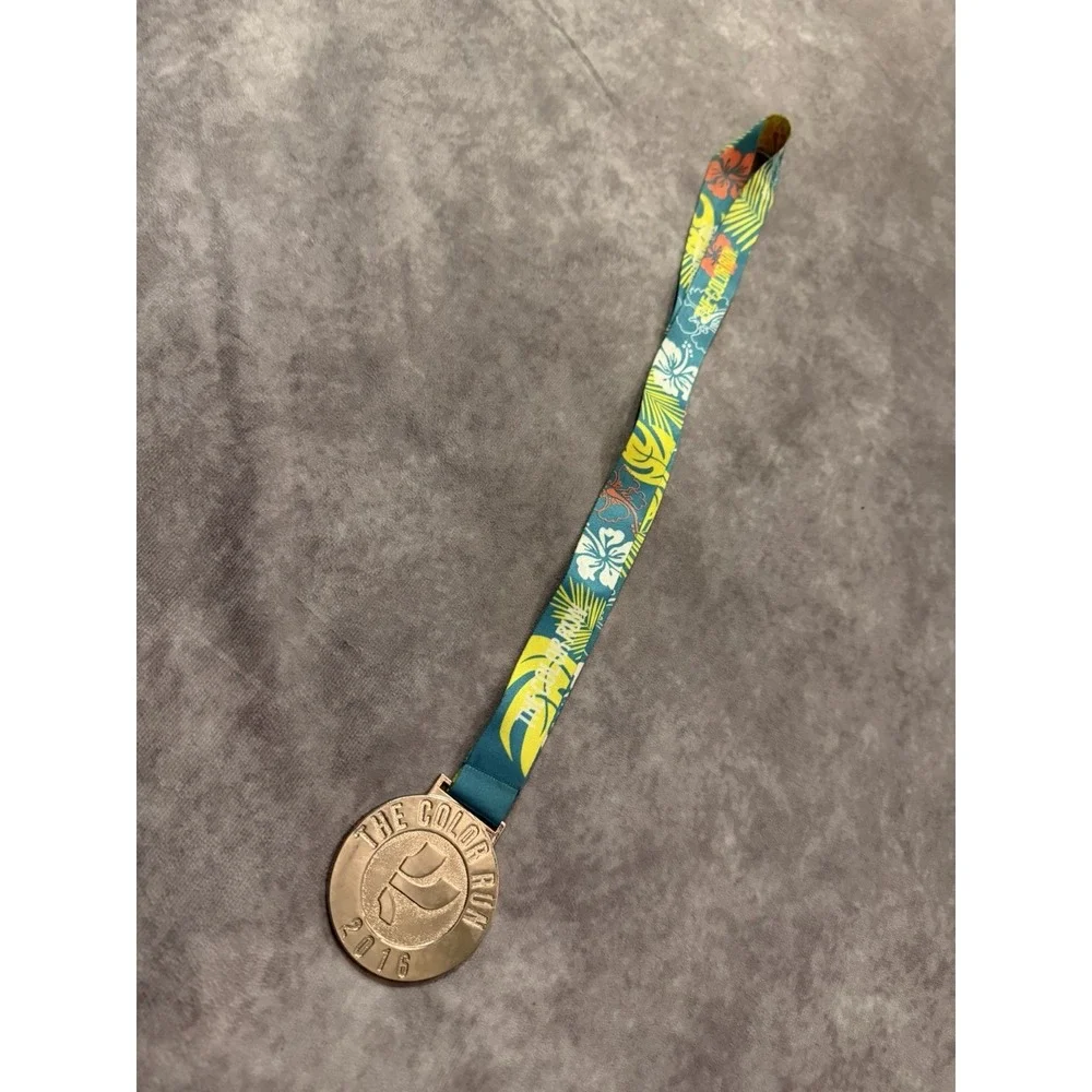 FitFam The Puppy Run Running Medal w/ Lanyard White Paw Prints, Bones. Lot of 8